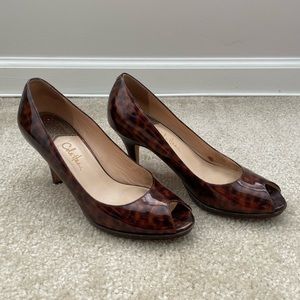 Cole Haan Nike Air Pump Open Toe
Tortoise Patent
3 in heels
Size 7